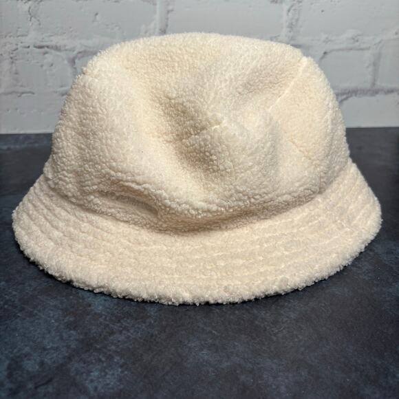 Steve Madden Cream Sherpa Bucket Hat OS - Picture 1 of 6